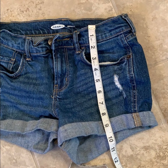 Like New OLD NAVY Boyfriend Jean shorts - Picture 5 of 6